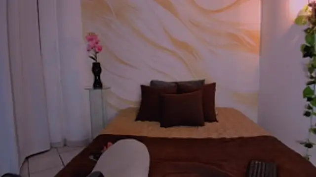 Snapshot of CherryBlossomm_ chatting on 12.04.25 CherryBlossomm online show from 12.04.25