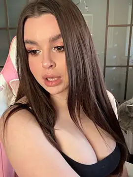 Snapshot of Chloe_your_Moyaz chatting on 02.15.25 Chloe your Moyaz online show from 02.15.25