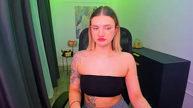 SelenaeMoore online show from 03.14.26