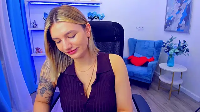 SelenaeMoore online show from 05.13.26