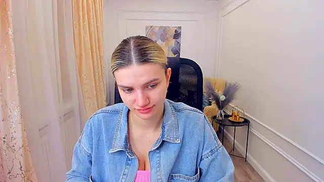 SelenaeMoore online show from 06.21.26