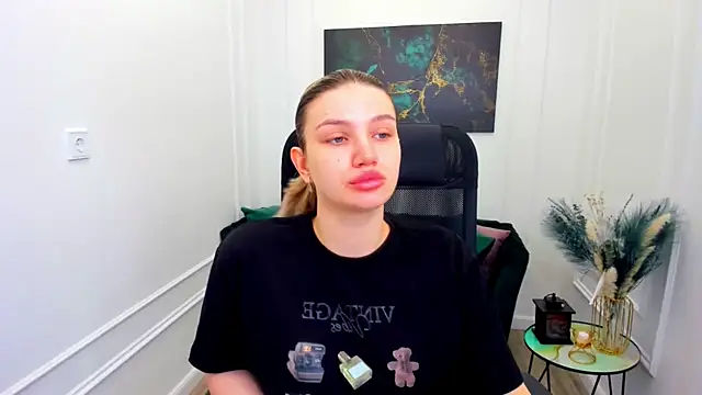 SelenaeMoore online show from 06.27.26