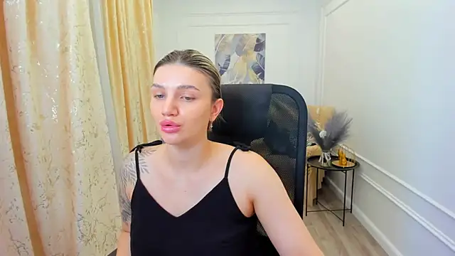 SelenaeMoore online show from 07.04.26