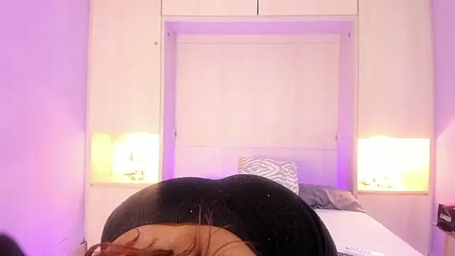 Snapshot of KendallRosse1 chatting on 01.25.25 KendallRosse1 online show from 01.25.25