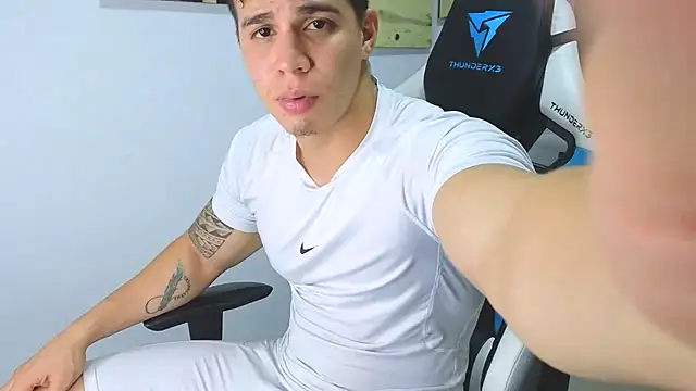 Ethanstill1 online show from 02.05.25