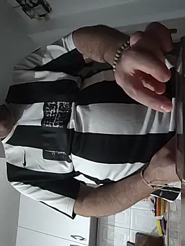 Snapshot of Maryo0001 chatting on 11.10.25 Maryo0001 online show from 11.10.25