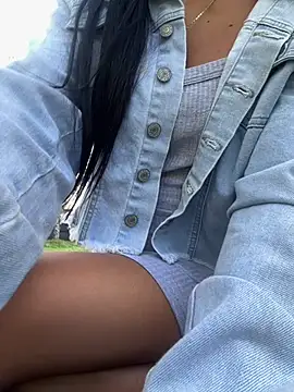 Snapshot of NAUGHTY_LITTLE_18 chatting on 10.06.25 NAUGHTY LITTLE 18 online show from 10.06.25