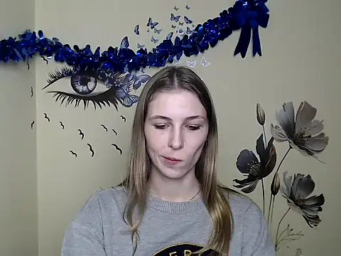 Snapshot of StrangerGi chatting on 01.09.25 StrangerGi online show from 01.09.25