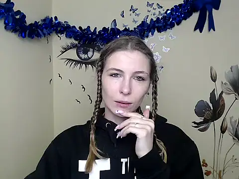 Snapshot of StrangerGi chatting on 01.16.25 StrangerGi online show from 01.16.25