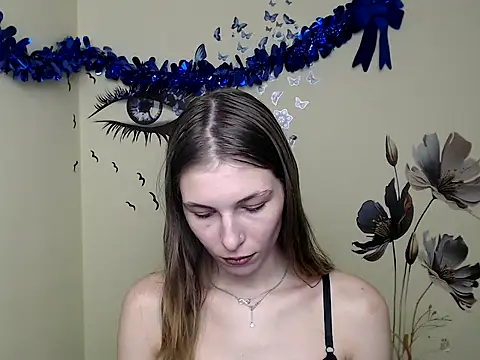 Snapshot of StrangerGi chatting on 01.22.25 StrangerGi online show from 01.22.25