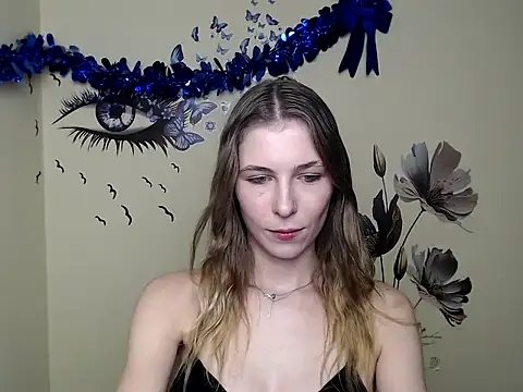 Snapshot of StrangerGi chatting on 01.25.25 StrangerGi online show from 01.25.25