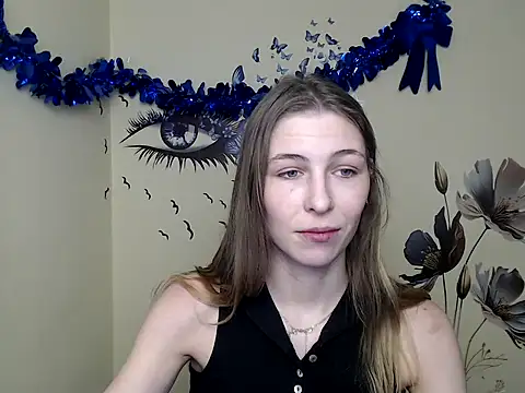 Snapshot of StrangerGi chatting on 02.04.25 StrangerGi online show from 02.04.25