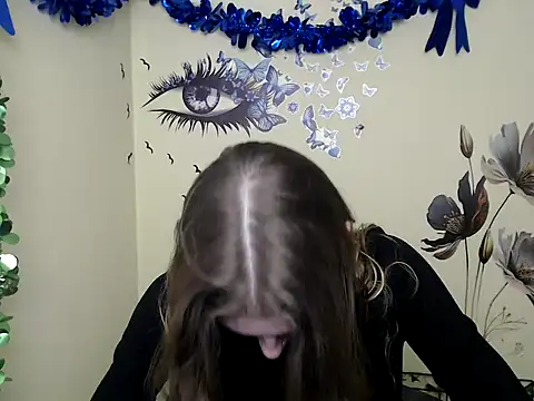 Snapshot of StrangerGi chatting on 02.19.25 StrangerGi online show from 02.19.25