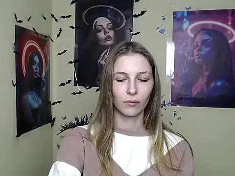 Snapshot of StrangerGi chatting on 03.10.25 StrangerGi online show from 03.10.25