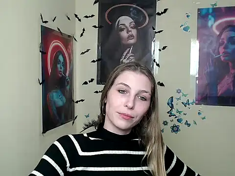 Snapshot of StrangerGi chatting on 03.13.25 StrangerGi online show from 03.13.25