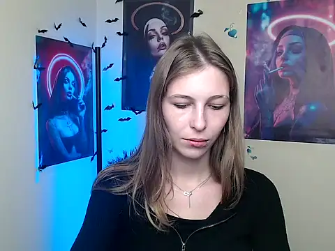 Snapshot of StrangerGi chatting on 09.13.25 StrangerGi online show from 09.13.25