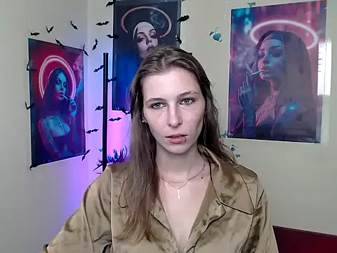 Snapshot of StrangerGi chatting on 09.18.25 StrangerGi online show from 09.18.25