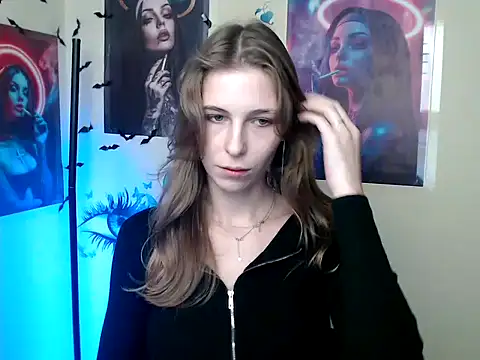 Snapshot of StrangerGi chatting on 10.16.25 StrangerGi online show from 10.16.25