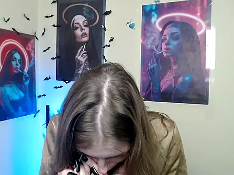 Snapshot of StrangerGi chatting on 10.18.25 StrangerGi online show from 10.18.25