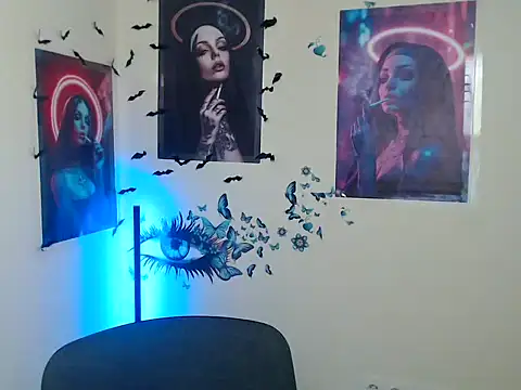 Snapshot of StrangerGi chatting on 11.27.25 StrangerGi online show from 11.27.25