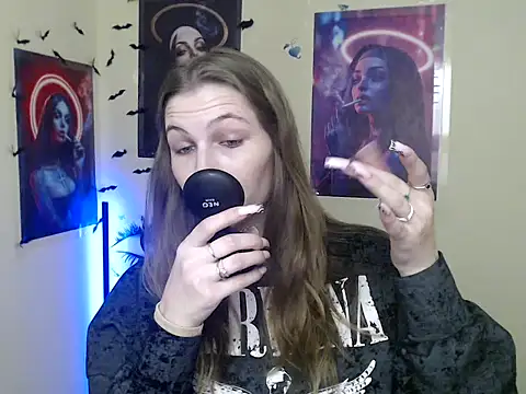 Snapshot of StrangerGi chatting on 12.15.25 StrangerGi online show from 12.15.25