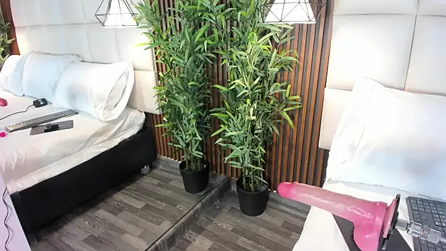 Snapshot of CailynBrowm chatting on 11.07.25 CailynBrowm online show from 11.07.25