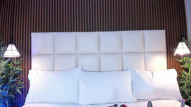 Snapshot of CailynBrowm chatting on 11.12.25 CailynBrowm online show from 11.12.25