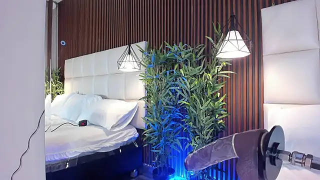 Snapshot of CailynBrowm chatting on 11.15.25 CailynBrowm online show from 11.15.25