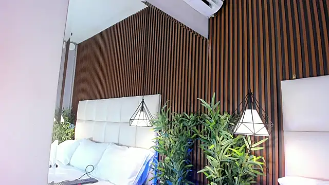 Snapshot of CailynBrowm chatting on 11.23.25 CailynBrowm online show from 11.23.25