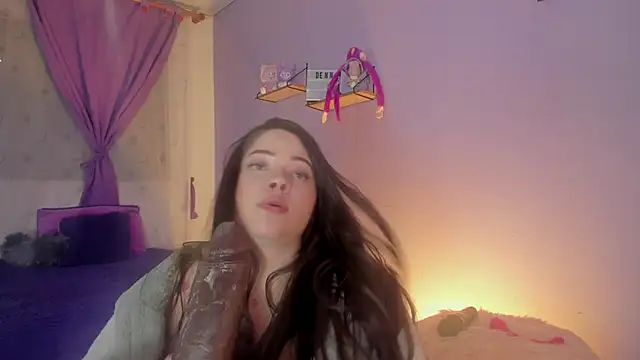 Snapshot of dennisbonnet_ chatting on 09.18.25 dennisbonnet online show from 09.18.25