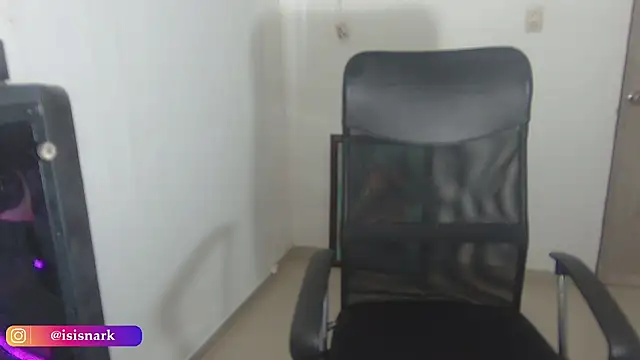 Isis69  online show from 02.25.25