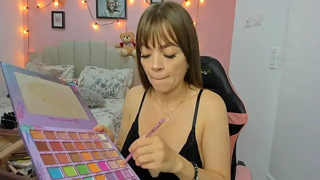 emilyharrix online show from 10.25.25