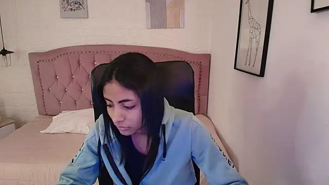 shaneelle online show from 11.17.25