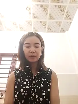 Sexy-ladyboobs20 online show from 10.13.25