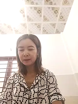 Sexy-ladyboobs20 online show from 10.14.25