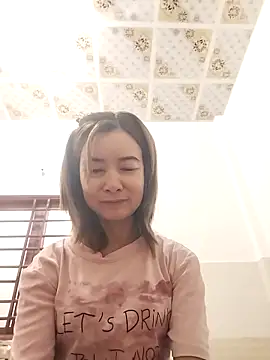 Sexy-ladyboobs20 online show from 10.15.25