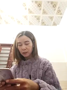 Sexy-ladyboobs20 online show from 12.18.25