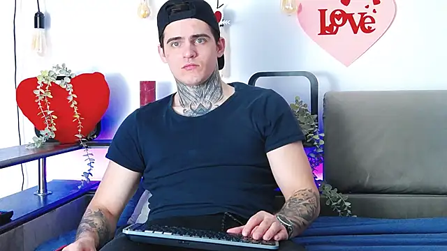 CarterCole online show from 02.06.25