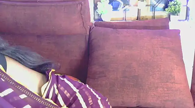 Snapshot of sexy_shivi chatting on 12.04.24 sexy shivi online show from 12.04.24