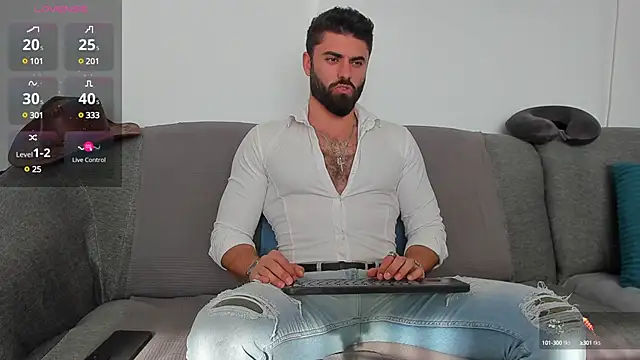 Snapshot of RawAdam chatting on 03.05.25 RawAdam online show from 03.05.25