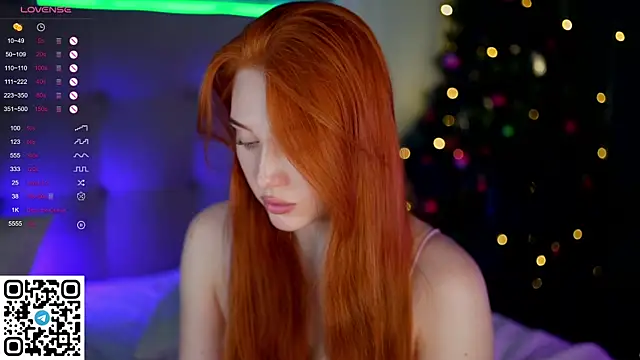 Snapshot of KleinGlif chatting on 12.28.24 KleinGlif online show from 12.28.24