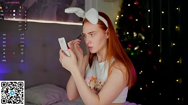 Snapshot of KleinGlif chatting on 12.29.24 KleinGlif online show from 12.29.24