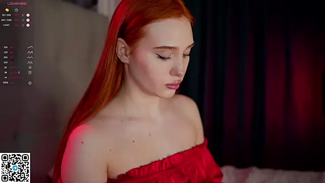 Snapshot of KleinGlif chatting on 01.05.25 KleinGlif online show from 01.05.25