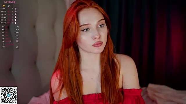 Snapshot of KleinGlif chatting on 01.05.25 KleinGlif online show from 01.05.25