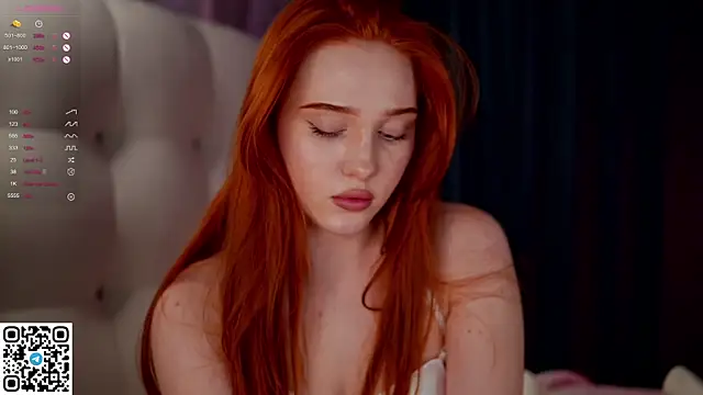 Snapshot of KleinGlif chatting on 01.10.25 KleinGlif online show from 01.10.25