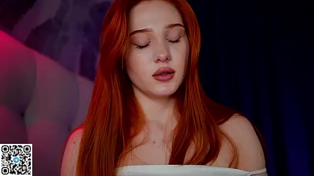 Snapshot of KleinGlif chatting on 01.10.25 KleinGlif online show from 01.10.25