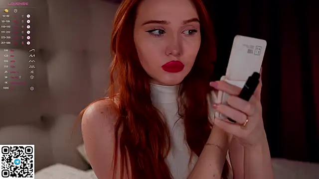 Snapshot of KleinGlif chatting on 01.15.25 KleinGlif online show from 01.15.25