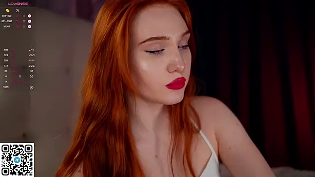 Snapshot of KleinGlif chatting on 01.15.25 KleinGlif online show from 01.15.25