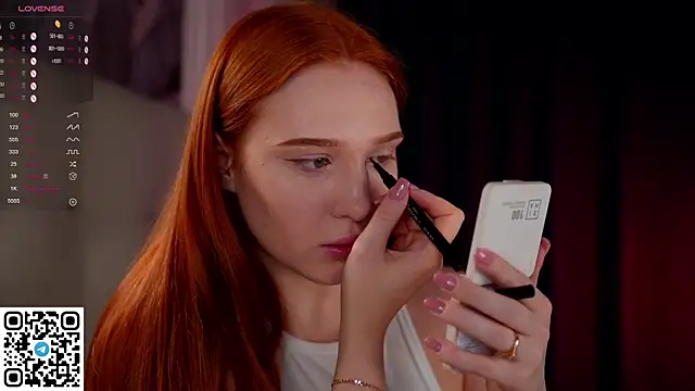 Snapshot of KleinGlif chatting on 01.19.25 KleinGlif online show from 01.19.25