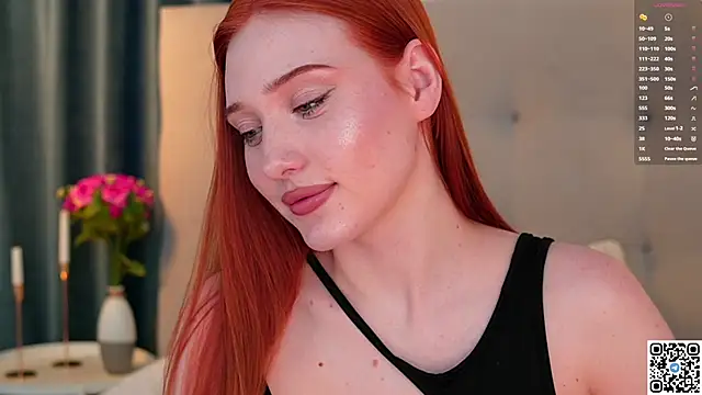 Snapshot of KleinGlif chatting on 03.14.25 KleinGlif online show from 03.14.25